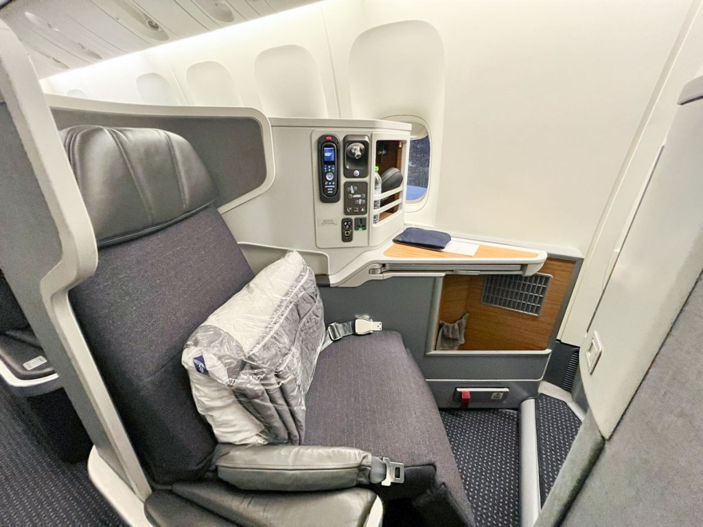 Picture of: Review: American Airlines Flagship business, Boeing -ER