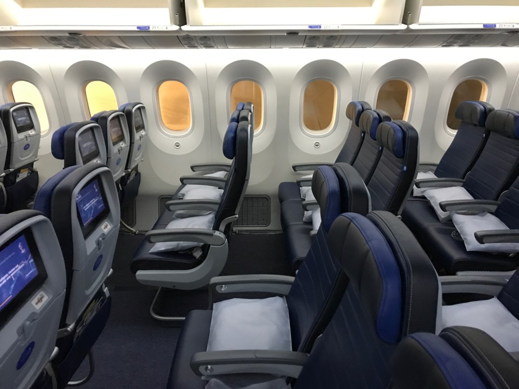 Picture of: Review: United Airlines – Economy Class Los Angeles To London
